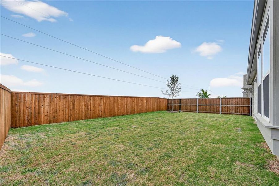 Exterior details and patio area of a home in Heritage Ranch, Sherman (Image 18).