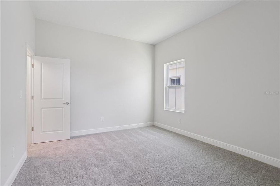 Spacious, unfurnished interior of a new home in North River Ranch, Parrish (Image 12).