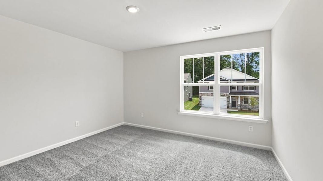 Spacious, unfurnished interior of a new home in Hunters Ridge, Woodruff (Image 32).