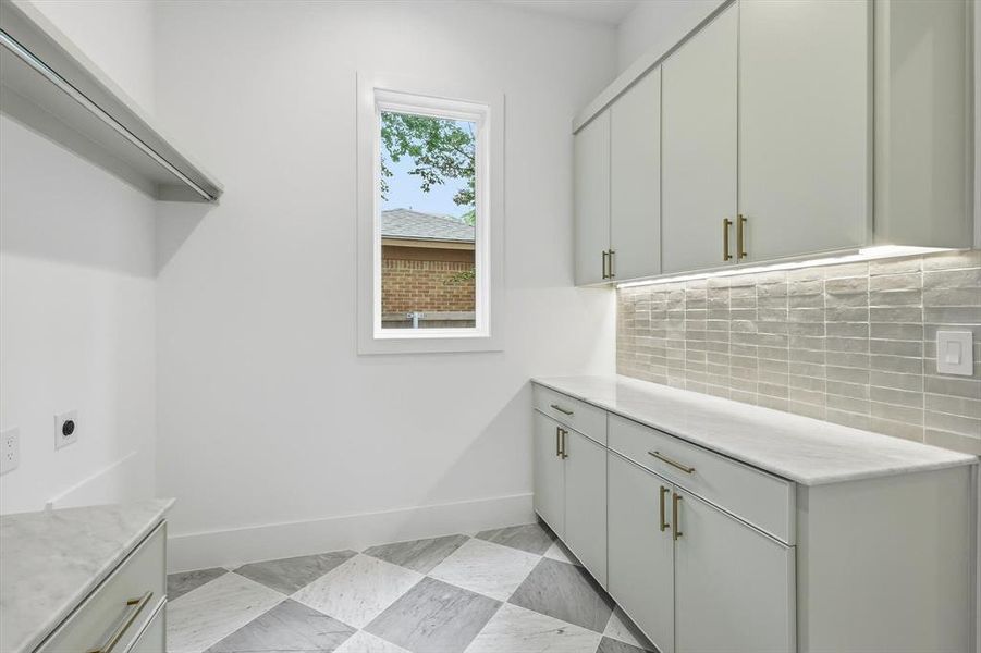 Furnished interior view inside a new home in , Dallas (Image 27).