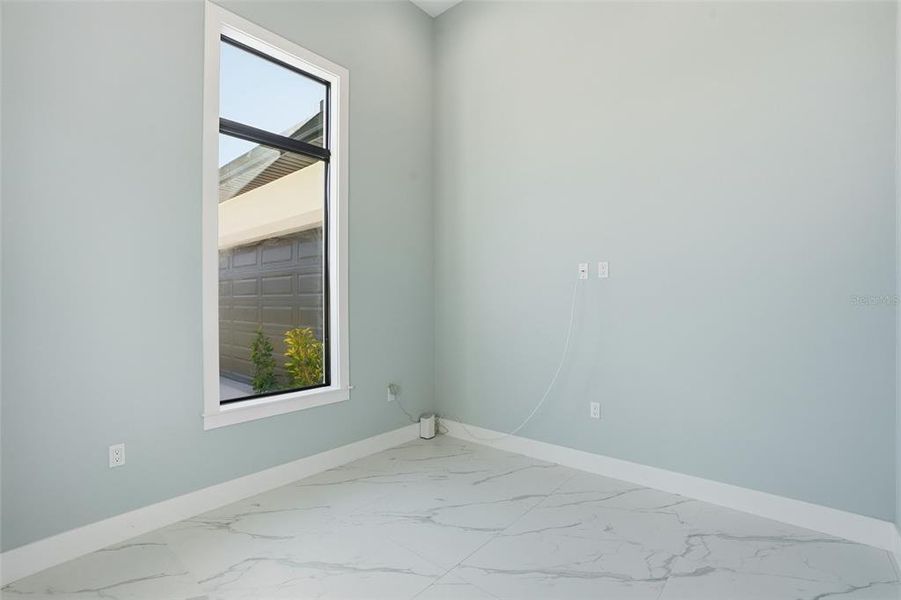 Spacious, unfurnished interior of a new home in , Naples (Image 20).