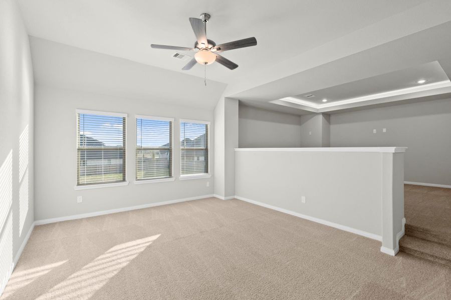 Spacious, unfurnished interior of a new home in Valencia 60', Manvel (Image 26).
