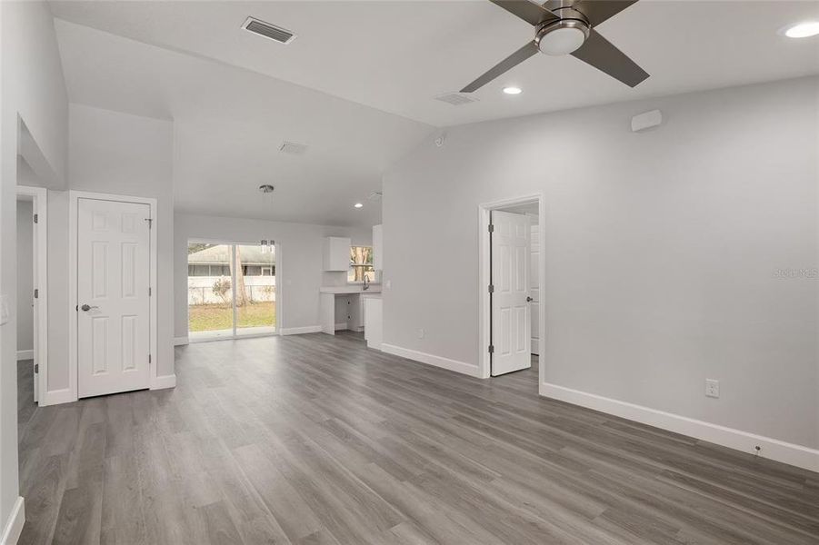 Spacious, unfurnished interior of a new home in , Dunnellon (Image 42).