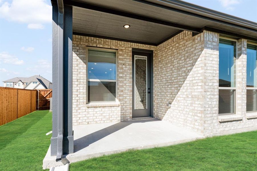 Exterior details and patio area of a home in Somerset, Venus (Image 26).