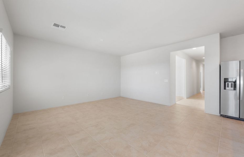 Spacious, unfurnished interior of a new home in El Rancho Santa Rosa, Maricopa (Image 23).