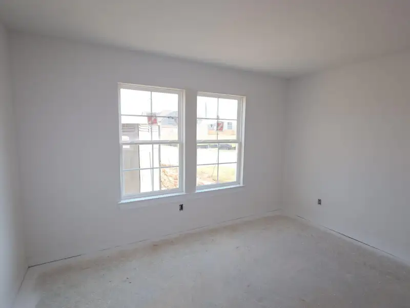 Spacious, unfurnished interior of a new home in Sorella, Tomball (Image 10).