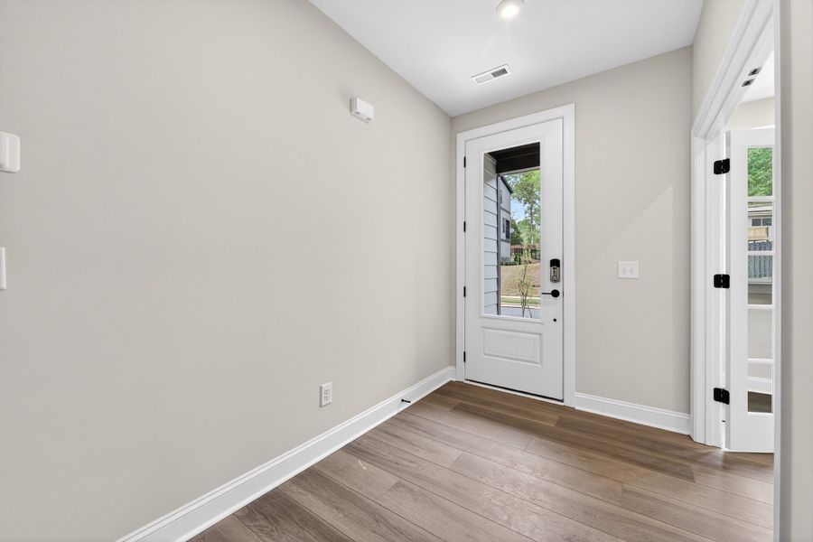 Spacious, unfurnished interior of a new home in Old Town Village, Waxhaw (Image 19). Spacious, unfurnished interior of a new home in Old Town Village, Waxhaw (Image 19).