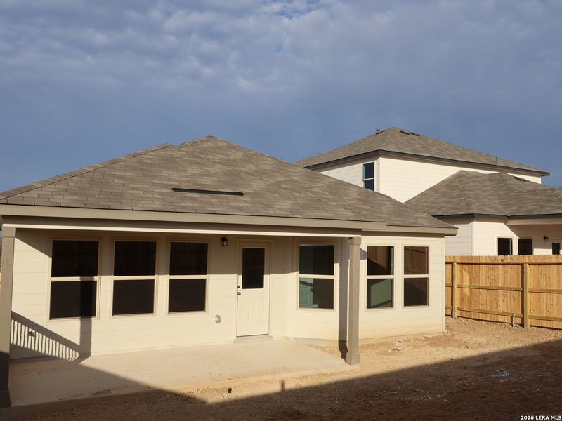 Exterior details and patio area of a home in Mesquite Ridge, San Antonio (Image 3).
