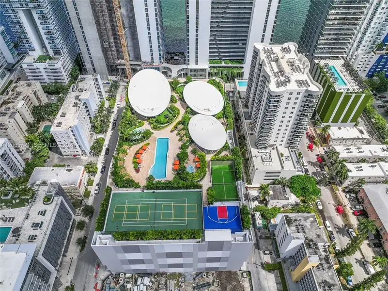 Condo located in Miami, FL showcasing its design and architecture (Image 2). Condo located in Miami, FL showcasing its design and architecture (Image 2).