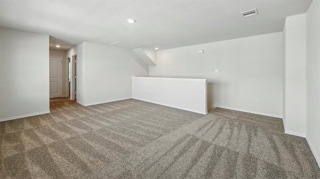 Spacious, unfurnished interior of a new home in Frontier Pointe, Princeton (Image 26).