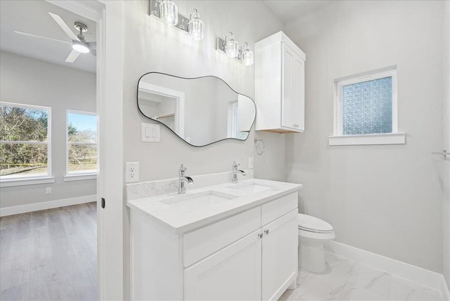 Furnished interior view inside a new home in , Waxahachie (Image 5).