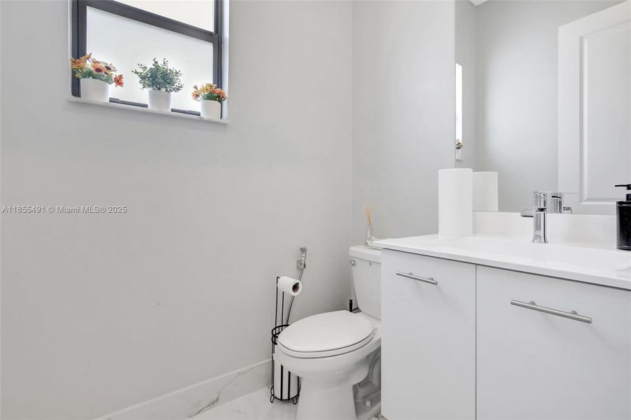 Furnished interior view inside a new home in , Miramar (Image 15).