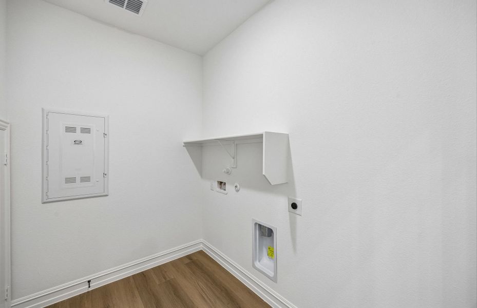 Spacious, unfurnished interior of a new home in Creekview Meadows, Pilot Point (Image 18). Spacious, unfurnished interior of a new home in Creekview Meadows, Pilot Point (Image 18).