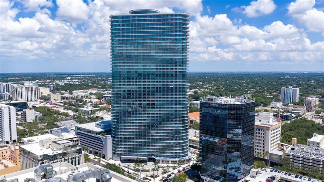 Condo located in St. Petersburg, FL showcasing its design and architecture (Image 34). Condo located in St. Petersburg, FL showcasing its design and architecture (Image 34).