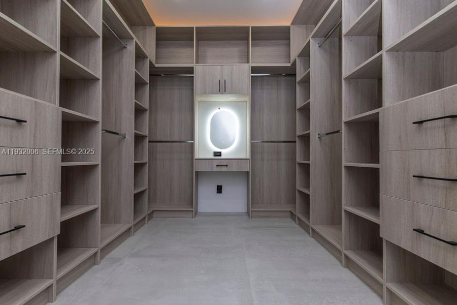 Furnished interior view inside a new home in , Cape Coral (Image 47).