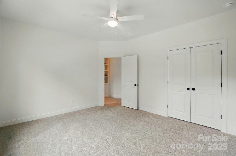 Spacious, unfurnished interior of a new home in , Waxhaw (Image 17). Spacious, unfurnished interior of a new home in , Waxhaw (Image 17).