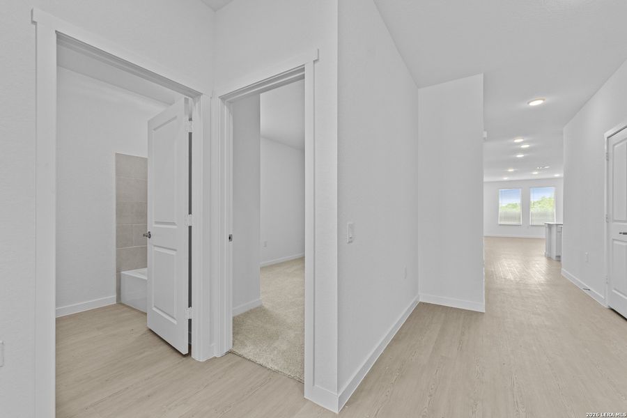 Spacious, unfurnished interior of a new home in Mission del Lago, San Antonio (Image 16). Spacious, unfurnished interior of a new home in Mission del Lago, San Antonio (Image 16).