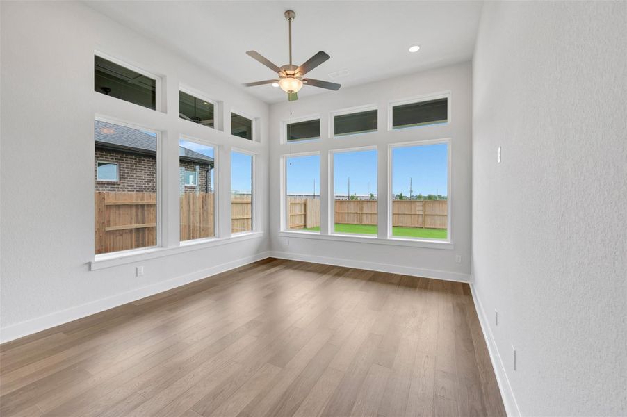Spacious, unfurnished interior of a new home in Elyson - Reserve Collection, Katy (Image 21).