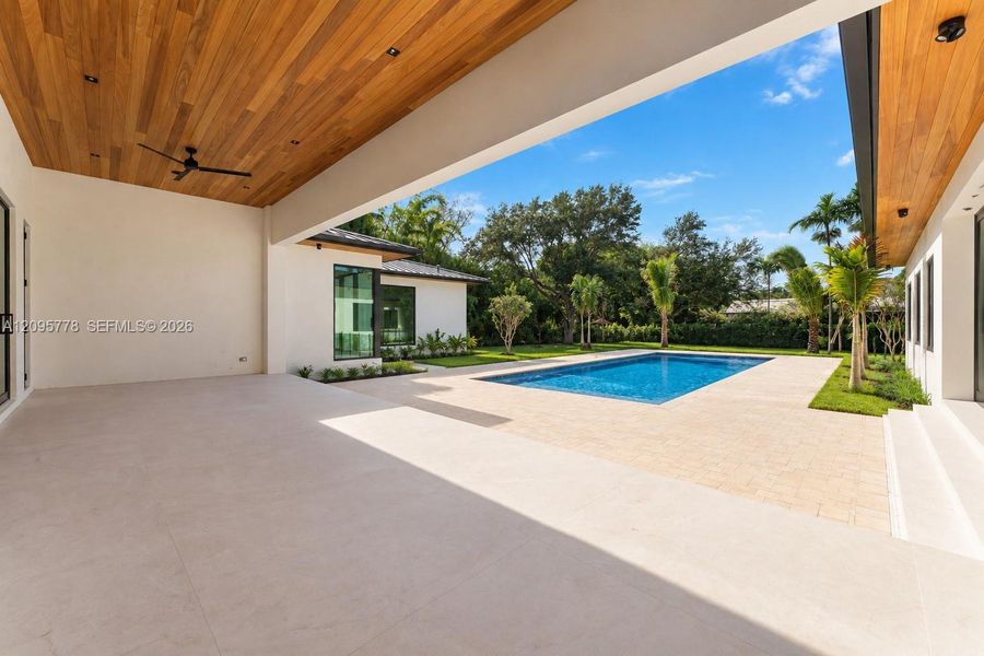 Exterior details and patio area of a home in , Pinecrest (Image 12).