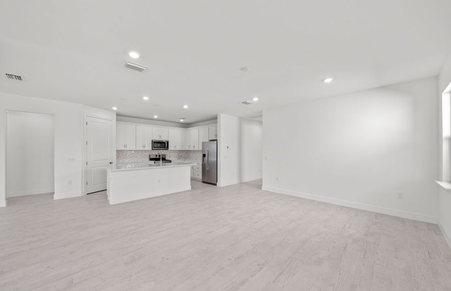 Spacious, unfurnished interior of a new home in Terreno, Naples (Image 17).