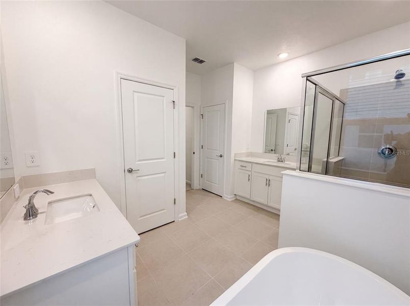 Furnished interior view inside a new home in Meadow Pointe, Groveland (Image 15).