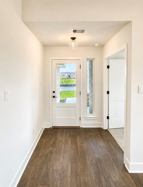 Spacious, unfurnished interior of a new home in River Ranch Trails, Dayton (Image 6).