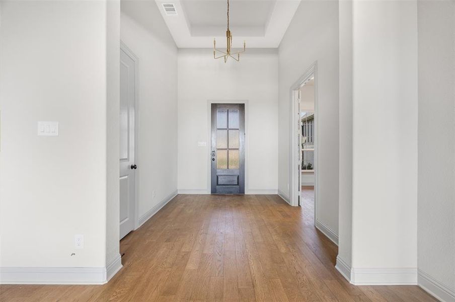 Spacious, unfurnished interior of a new home in Waterfall Ranch - 1 Acre Lots, Waxahachie (Image 17). Spacious, unfurnished interior of a new home in Waterfall Ranch - 1 Acre Lots, Waxahachie (Image 17).