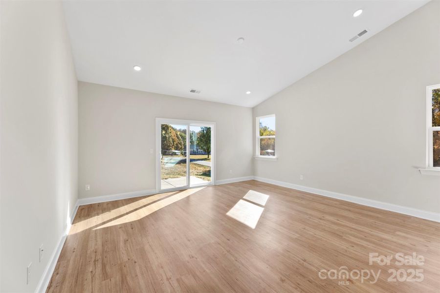 Spacious, unfurnished interior of a new home in , Monroe (Image 24).