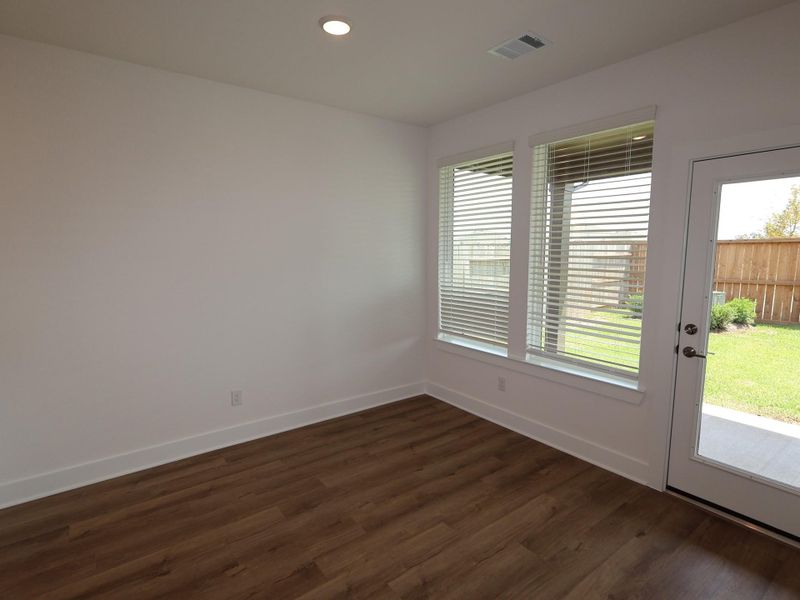 Spacious, unfurnished interior of a new home in Summerview, Fulshear (Image 15).