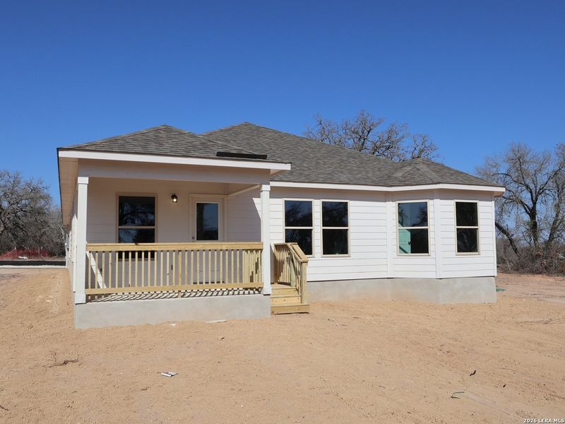 Exterior details and patio area of a home in Jordan's Ranch, San Antonio (Image 3).