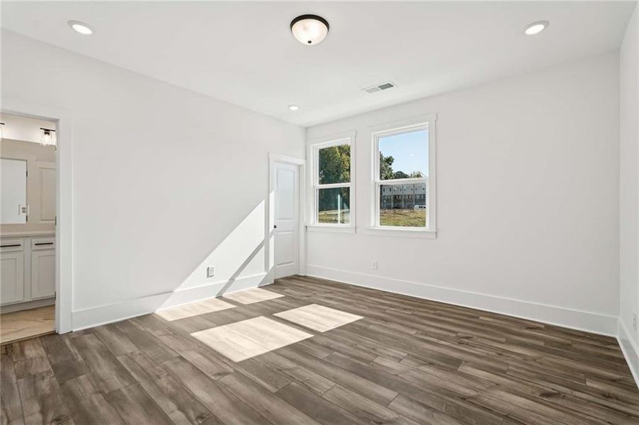 Spacious, unfurnished interior of a new home in Park Vue, Atlanta (Image 21).