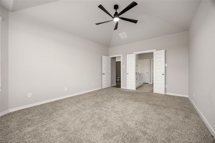 Spacious, unfurnished interior of a new home in , Rosenberg (Image 28).
