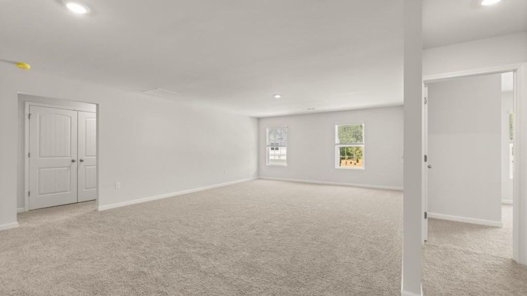 Spacious, unfurnished interior of a new home in Grandview at Lanier, Dawsonville (Image 21).