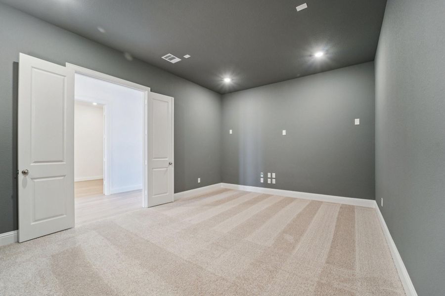 Spacious, unfurnished interior of a new home in Meridiana 70', Manvel (Image 34).