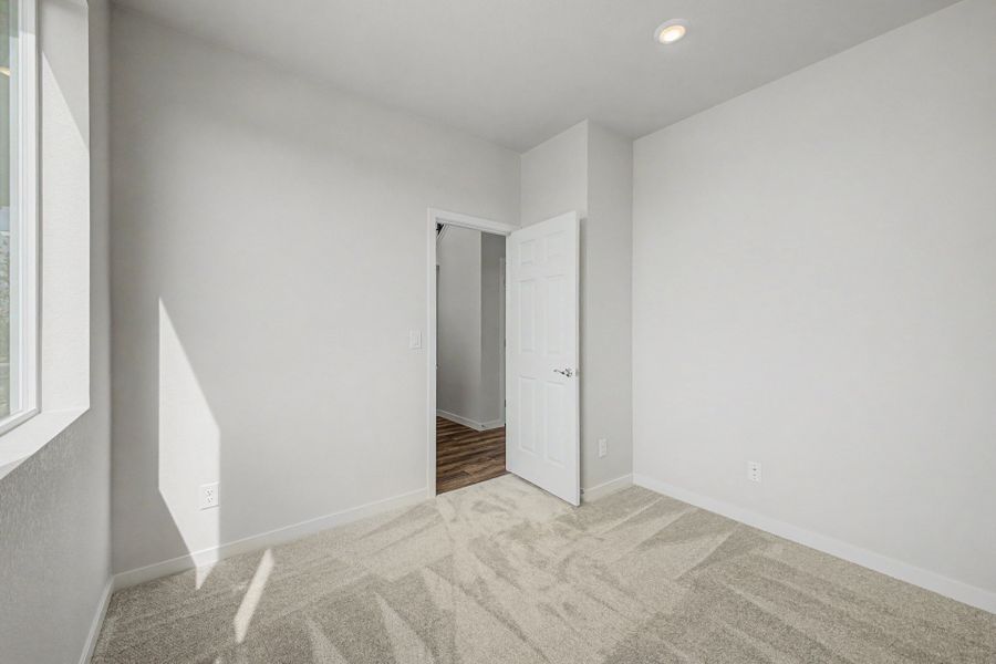 Spacious, unfurnished interior of a new home in Painted Prairie, Aurora (Image 31).