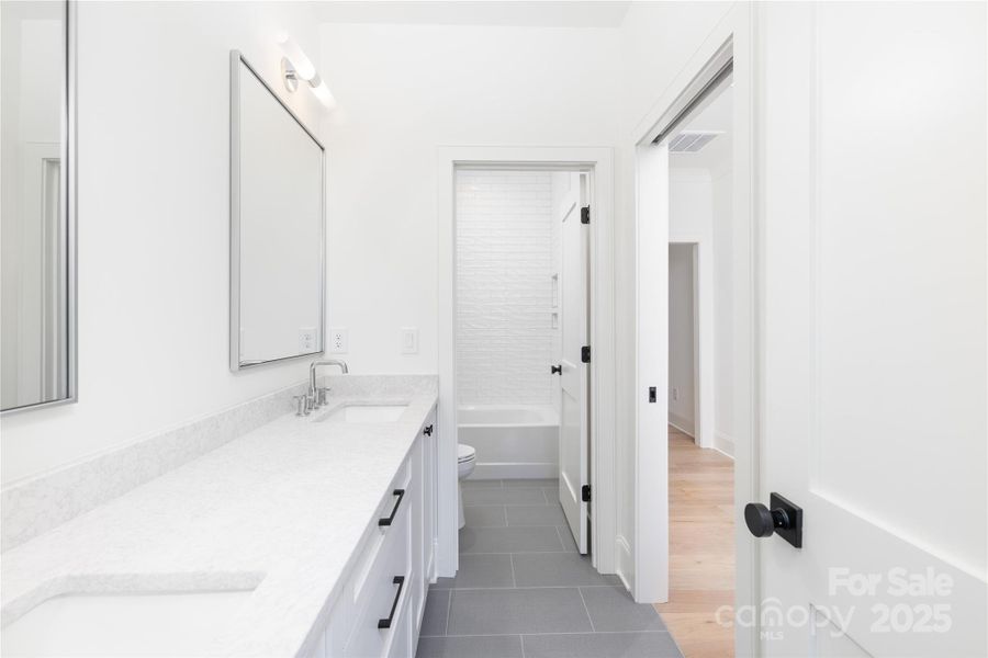 Image 34 of a home in .