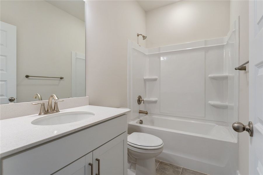 Furnished interior view inside a new home in Eagle Creek, Central (Image 13).
