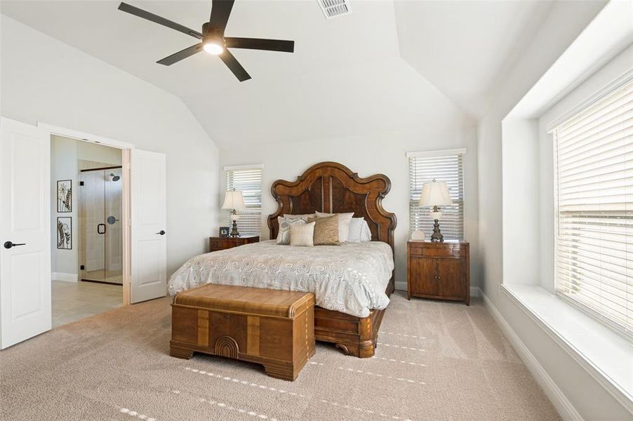 Furnished interior view inside a new home in , Waxahachie (Image 9).