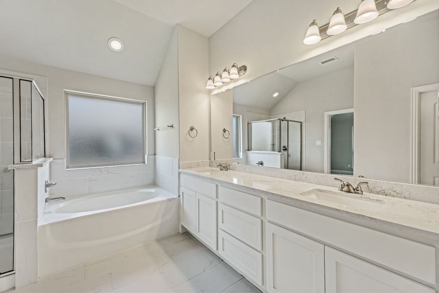 Representative furnished interior of a home built from the Rio Grande by UnionMain Homes in Elevon, Lavon (Image 11).