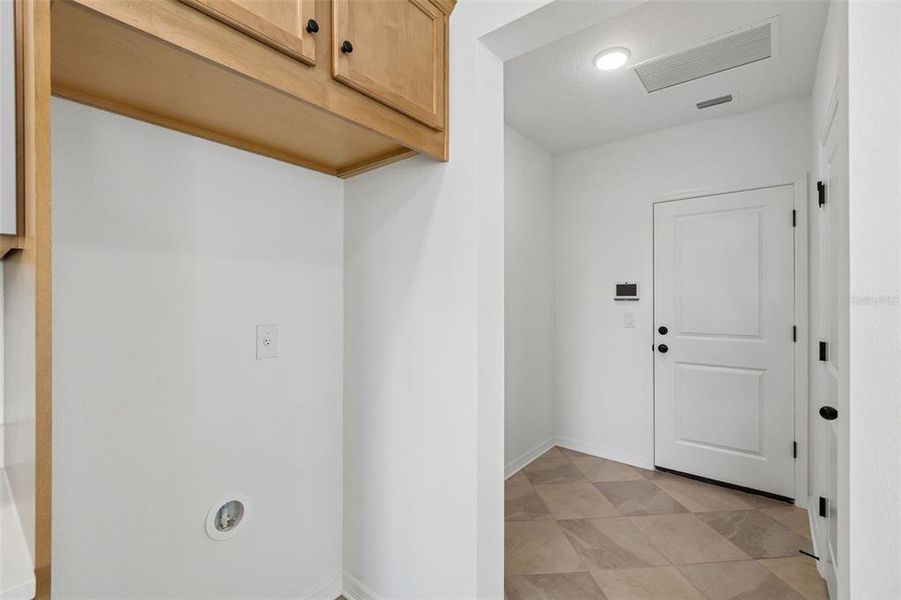 Spacious, unfurnished interior of a new home in Avalon West, Spring Hill (Image 50).