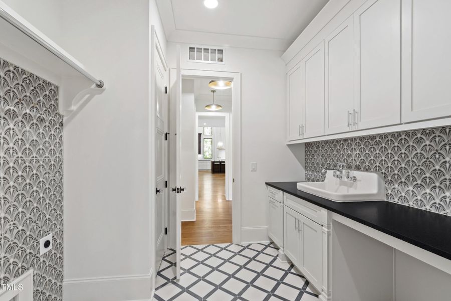 Tanbark (41) Tanbark (41)