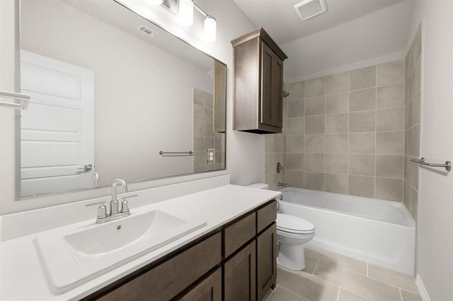 DFW-Meadow Park-Concept 1790-7417 Lavender Lane- Bathroom- -Risewell Homes-1