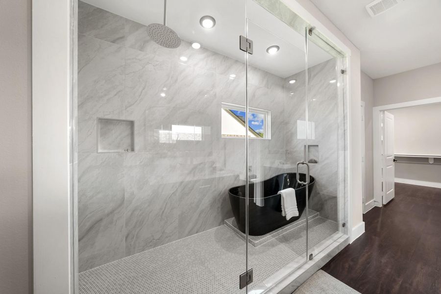 Furnished interior view inside a new home in , Angleton (Image 12).
