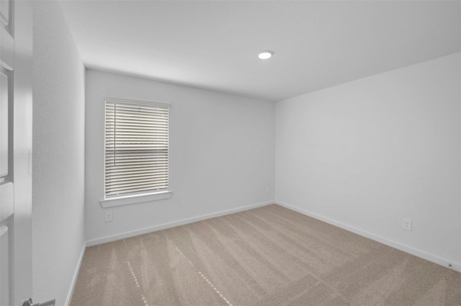 Spacious, unfurnished interior of a new home in Sorella, Tomball (Image 17).
