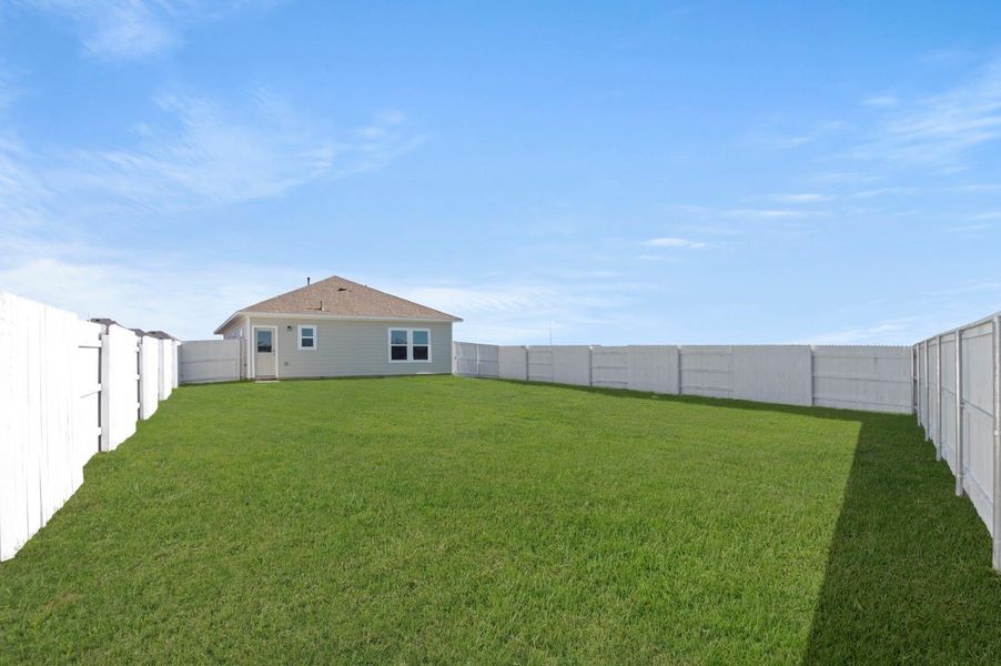 Exterior details and patio area of a home in Harvest Ridge, Elgin (Image 4).