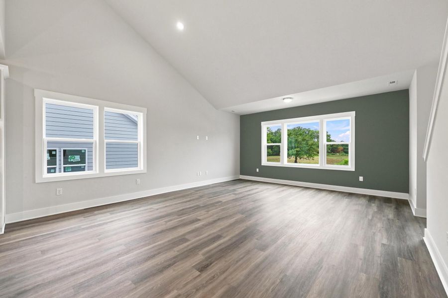 Spacious, unfurnished interior of a new home in Allen Park, Raleigh (Image 15).