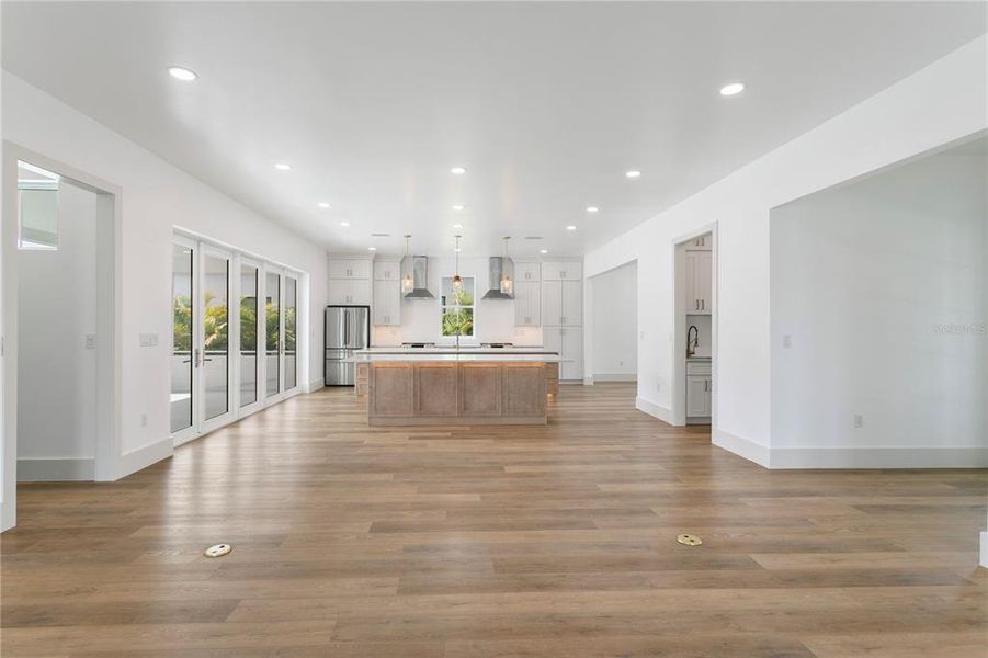 Spacious, unfurnished interior of a new home in , St. Petersburg (Image 43). Spacious, unfurnished interior of a new home in , St. Petersburg (Image 43).