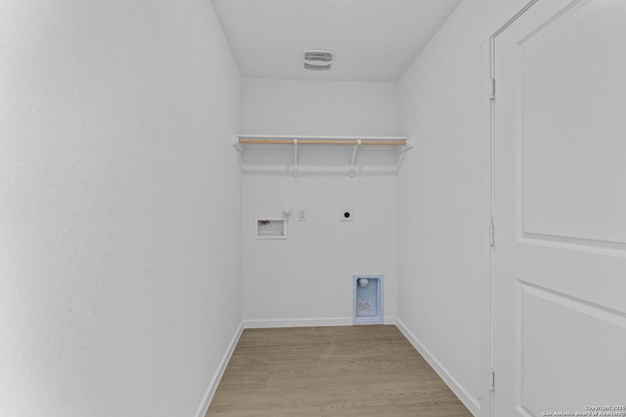 Spacious, unfurnished interior of a new home in , New Braunfels (Image 19).