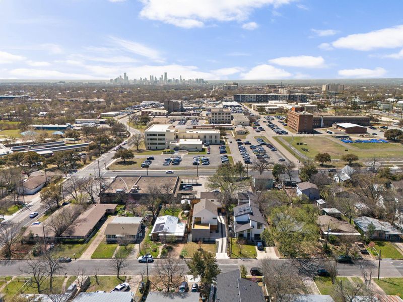 Drone / aerial view featuring a city view