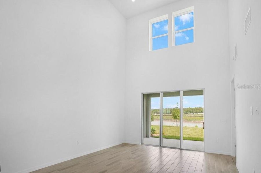 Spacious, unfurnished interior of a new home in Indigo Creek, Apollo Beach (Image 22).